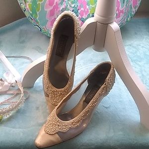 J Renee's rich, fancy pearls & mesh heels